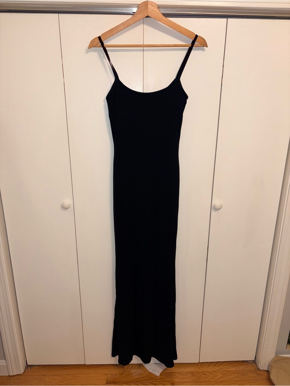 Popilush black Ribbed Maxi Dress w built in shape ware Size Medium
